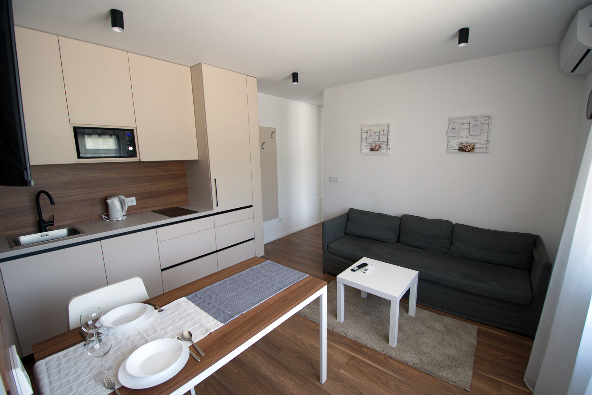 Apartmani Petrinja Studio Apartman Dnevni Boravak Lezaj